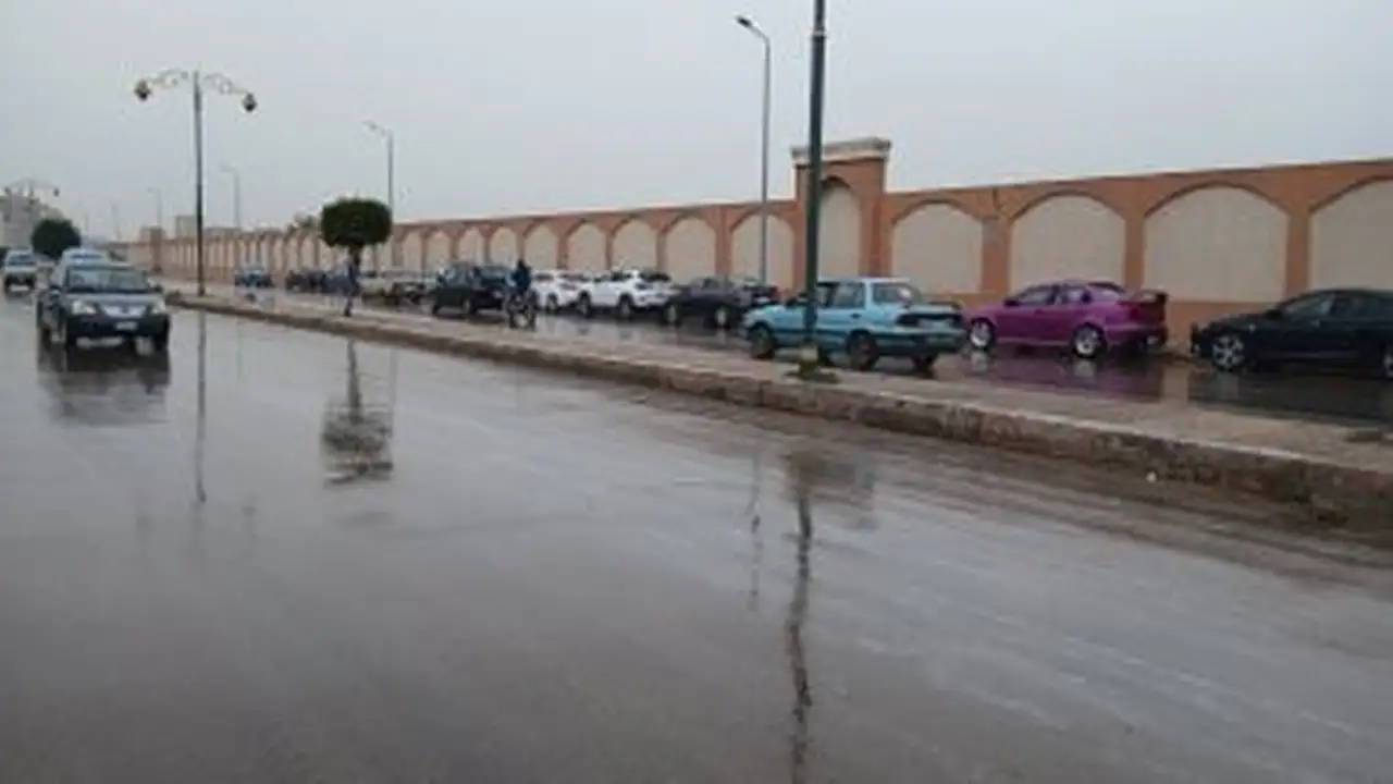 الأرصاد تحذر من رياح مثيرة للأتربة تزامناً مع سقوط أمطار بعدة مناطق